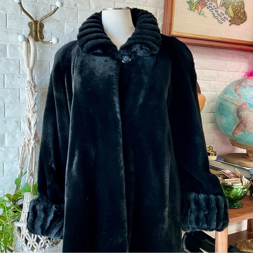 Vintage Black Old Money Faux Fur Coat Jacket Oversized Long Bell Sleeve Mob Wife - Picture 3 of 13